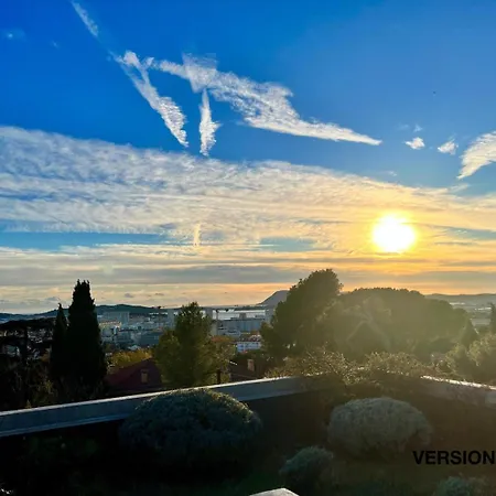 Version Sud- Prestigieuse Au Mont Faron Guest house