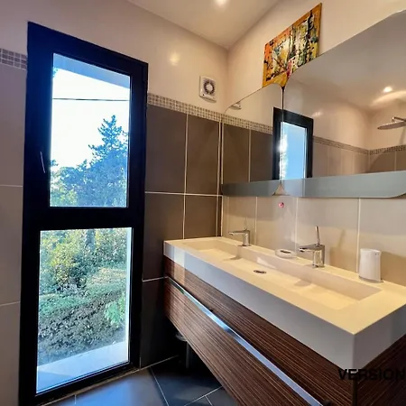 Version Sud- Prestigieuse Au Mont Faron Guest house *