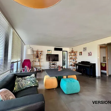 Version Sud- Prestigieuse Au Mont Faron Guest house